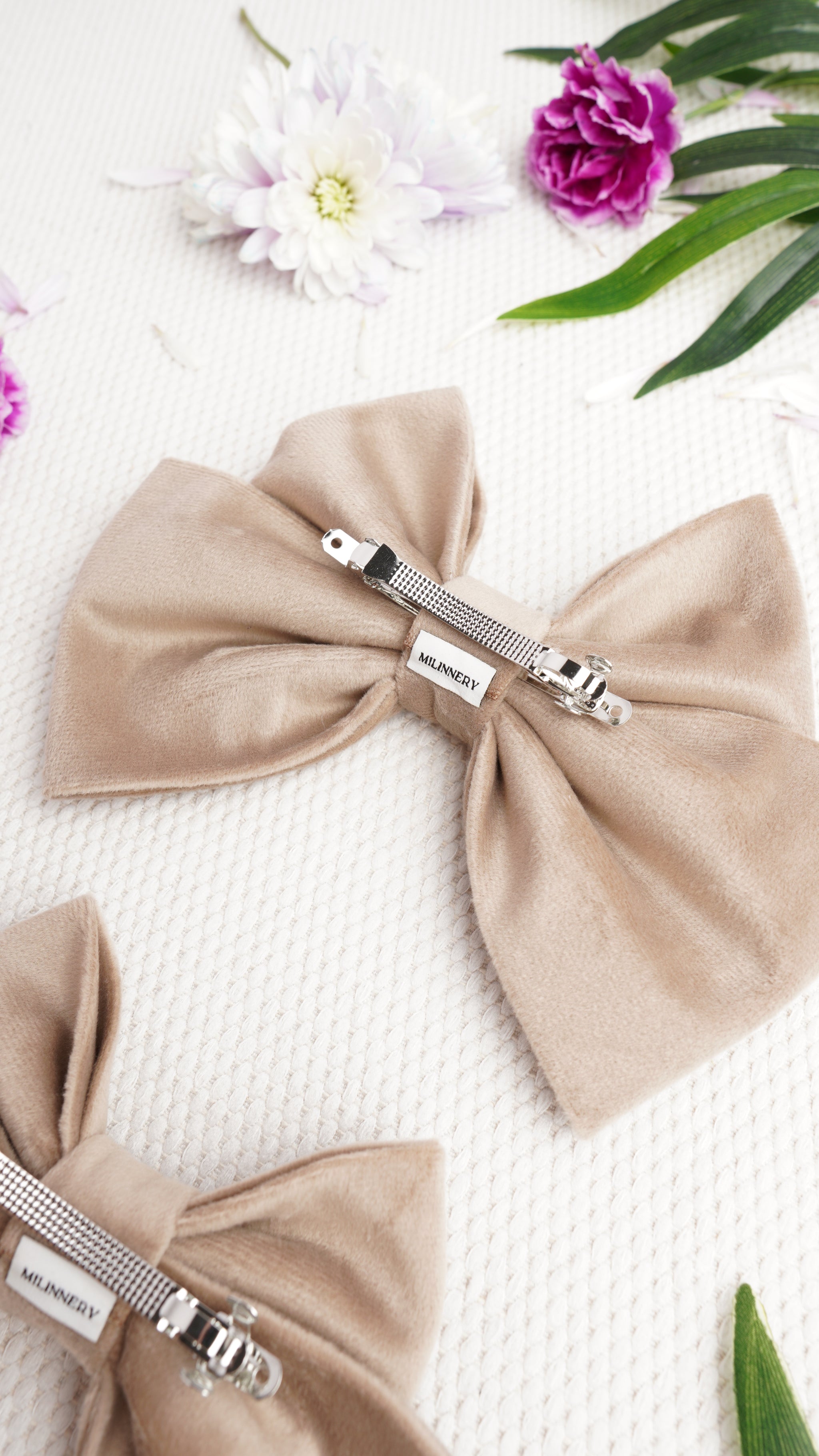 Clouden Medium Hair Bow Clip