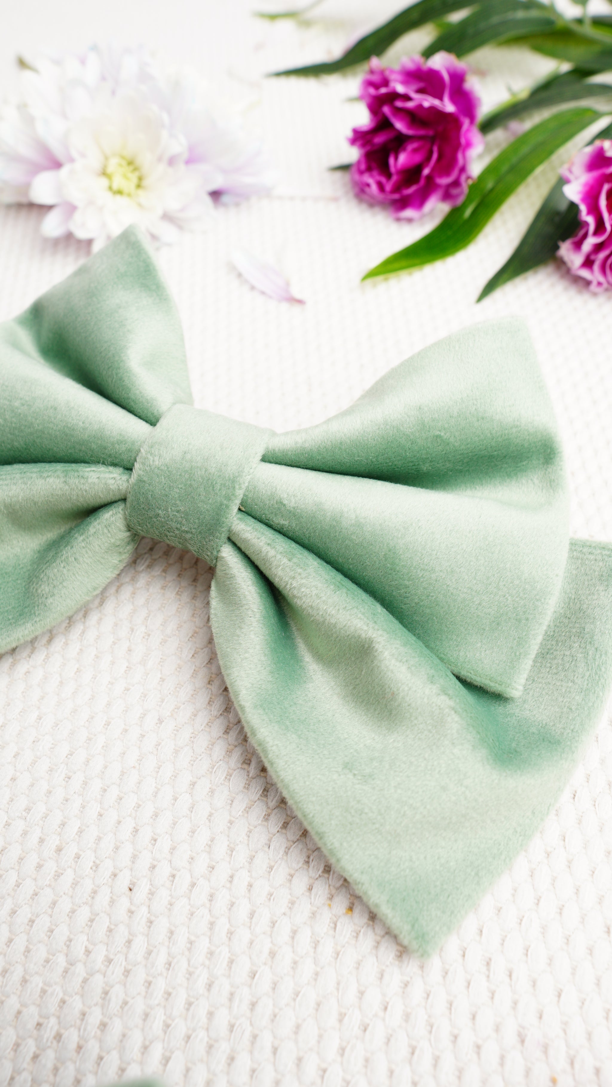 Petalis Medium Hair Bow Clip