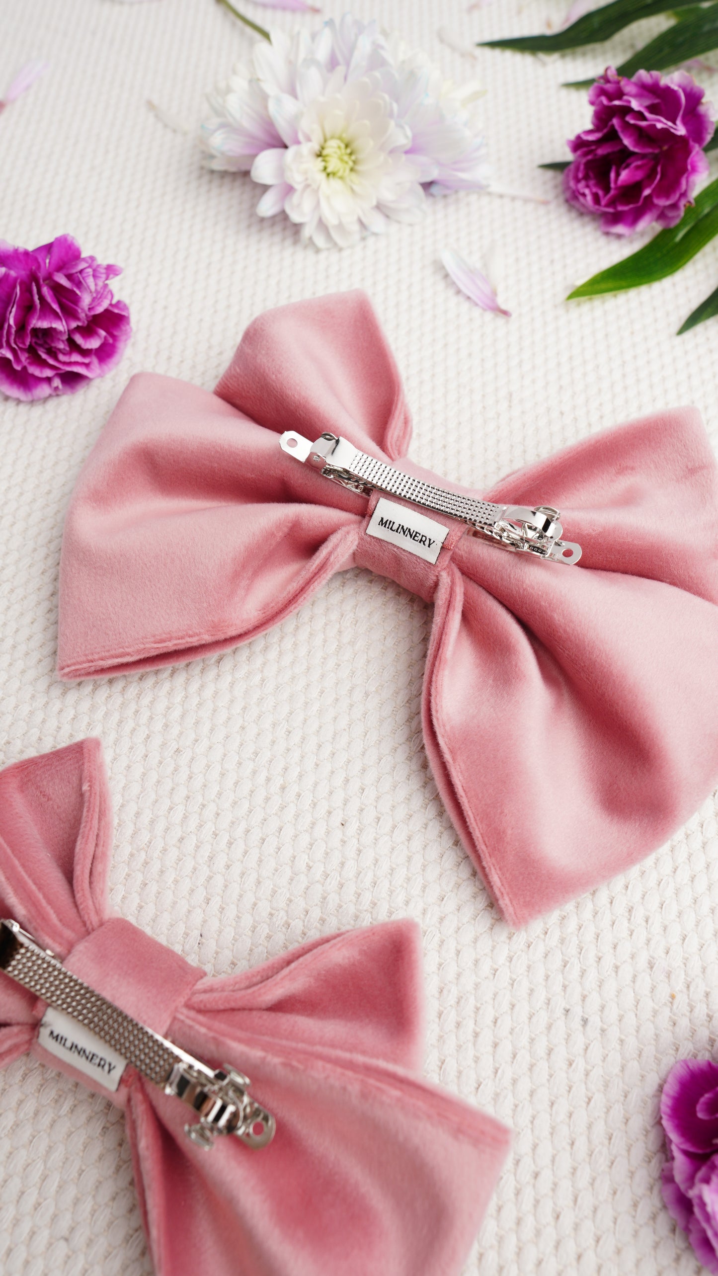 Velune Medium Hair Bow Clip