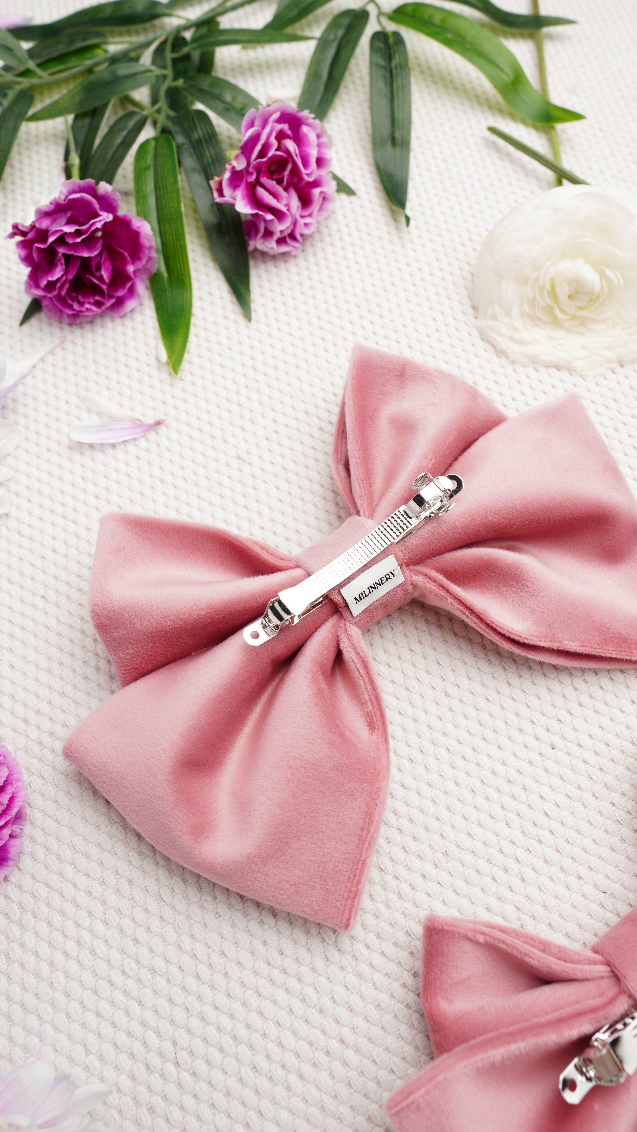 Velune Medium Hair Bow Clip