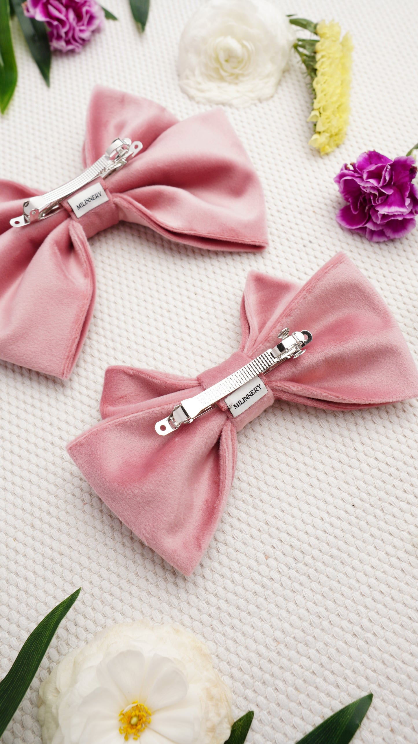 Velune Medium Hair Bow Clip
