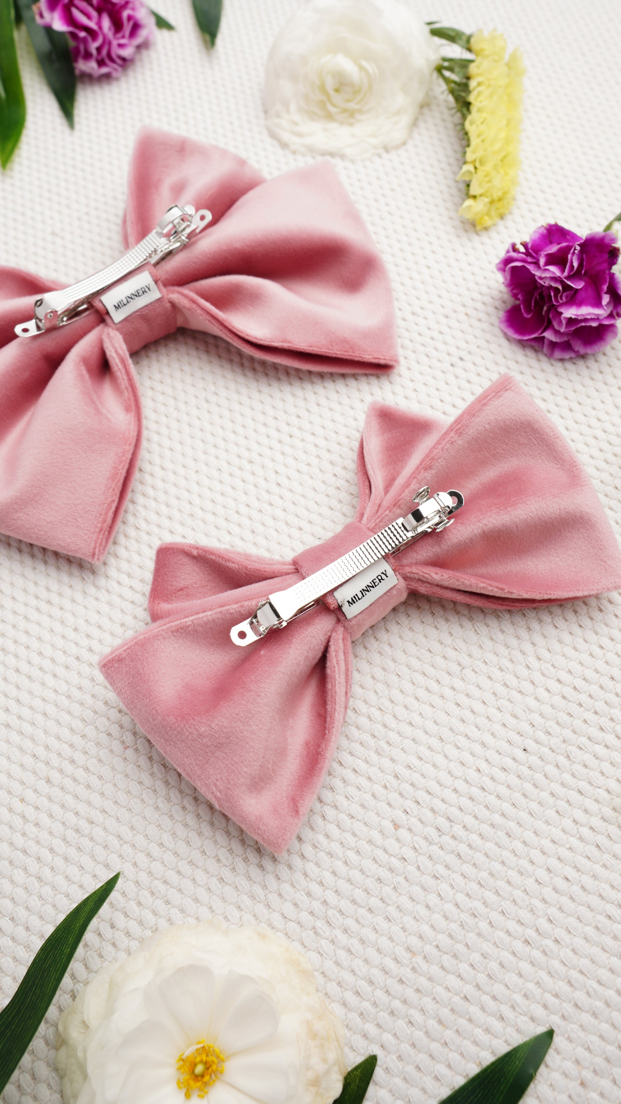 Velune Medium Hair Bow Clip