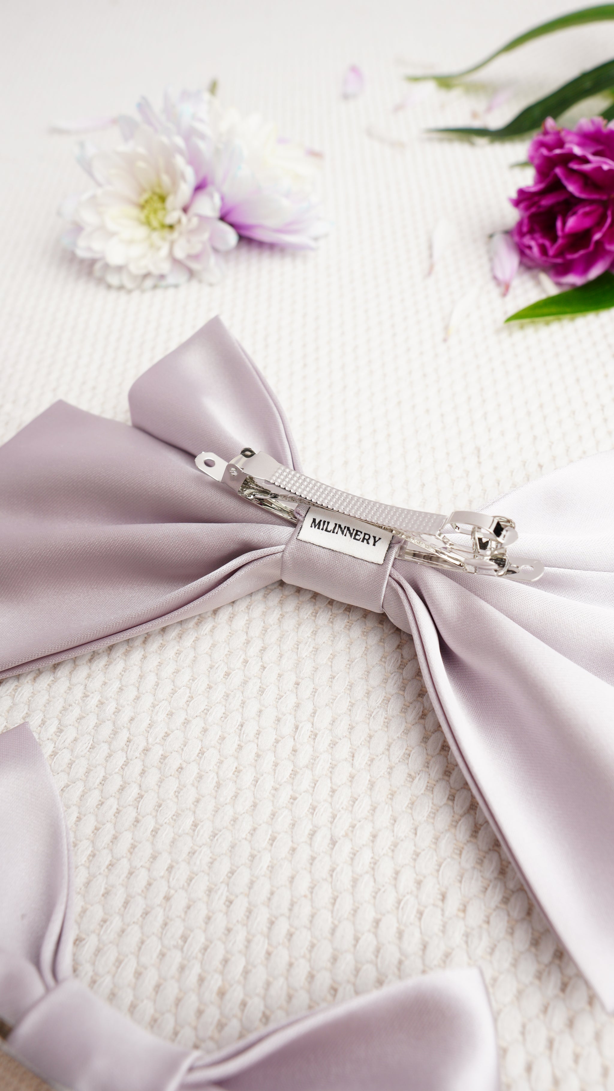 Avenor Medium Hair Bow Clip