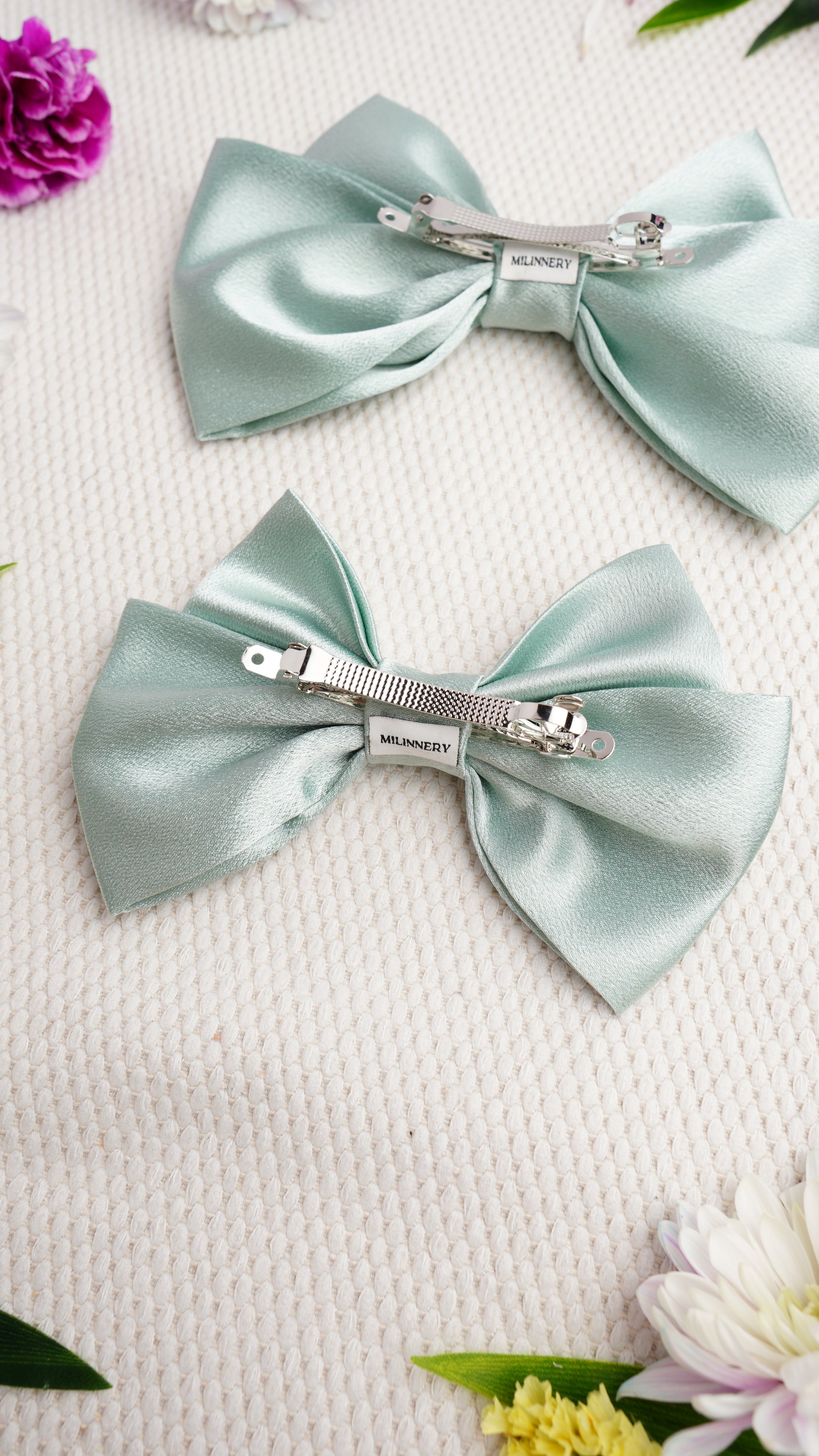 Velisse Medium Hair Bow Clip