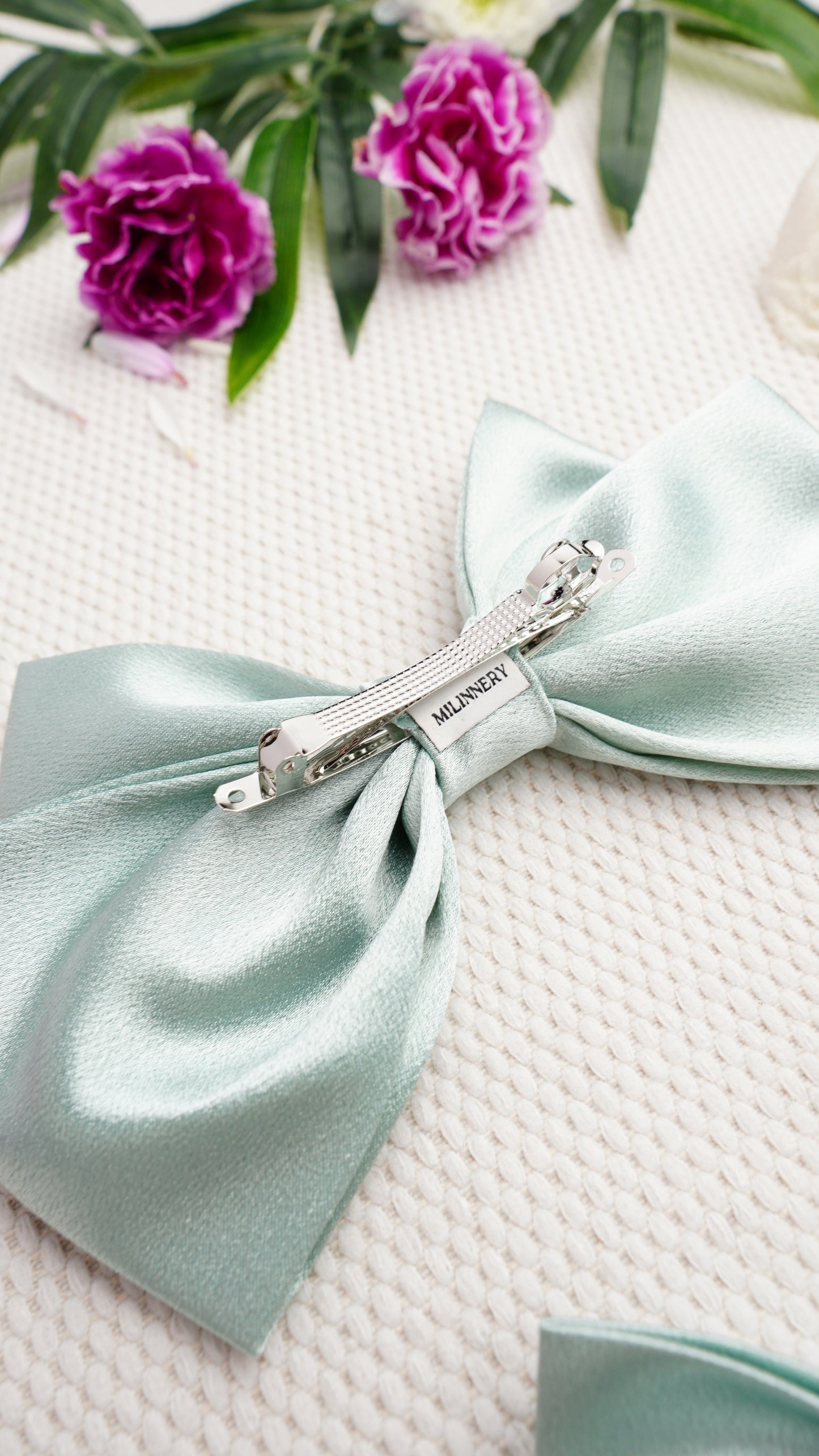 Velisse Medium Hair Bow Clip
