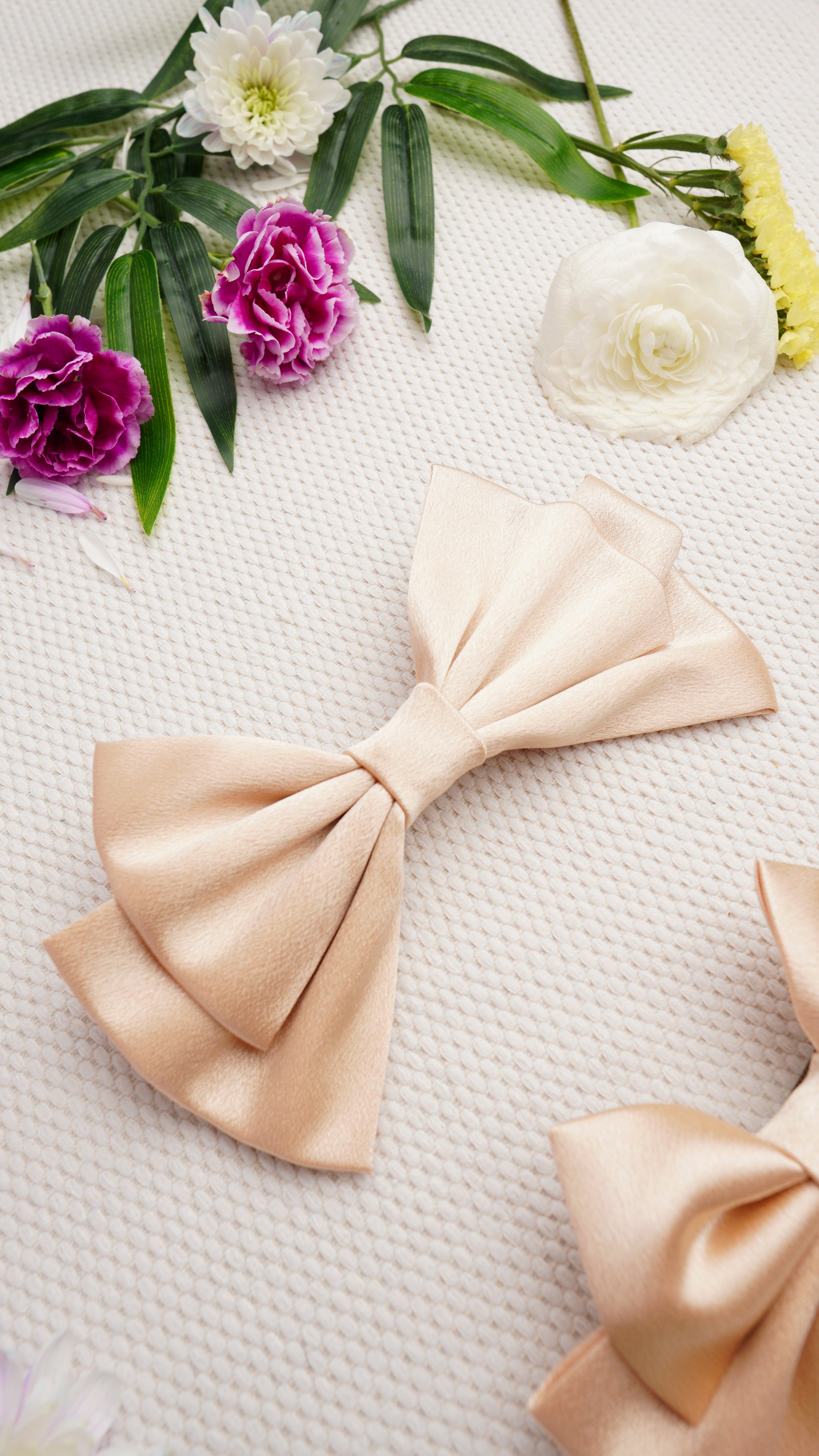 Calira Medium Hair Bow Clip