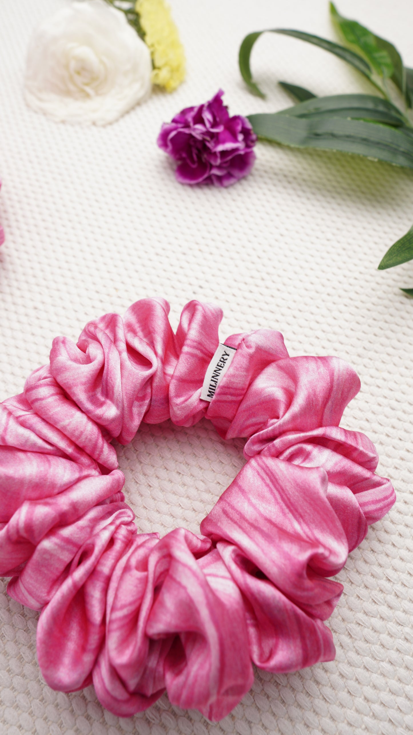Silune Satin Scrunchie