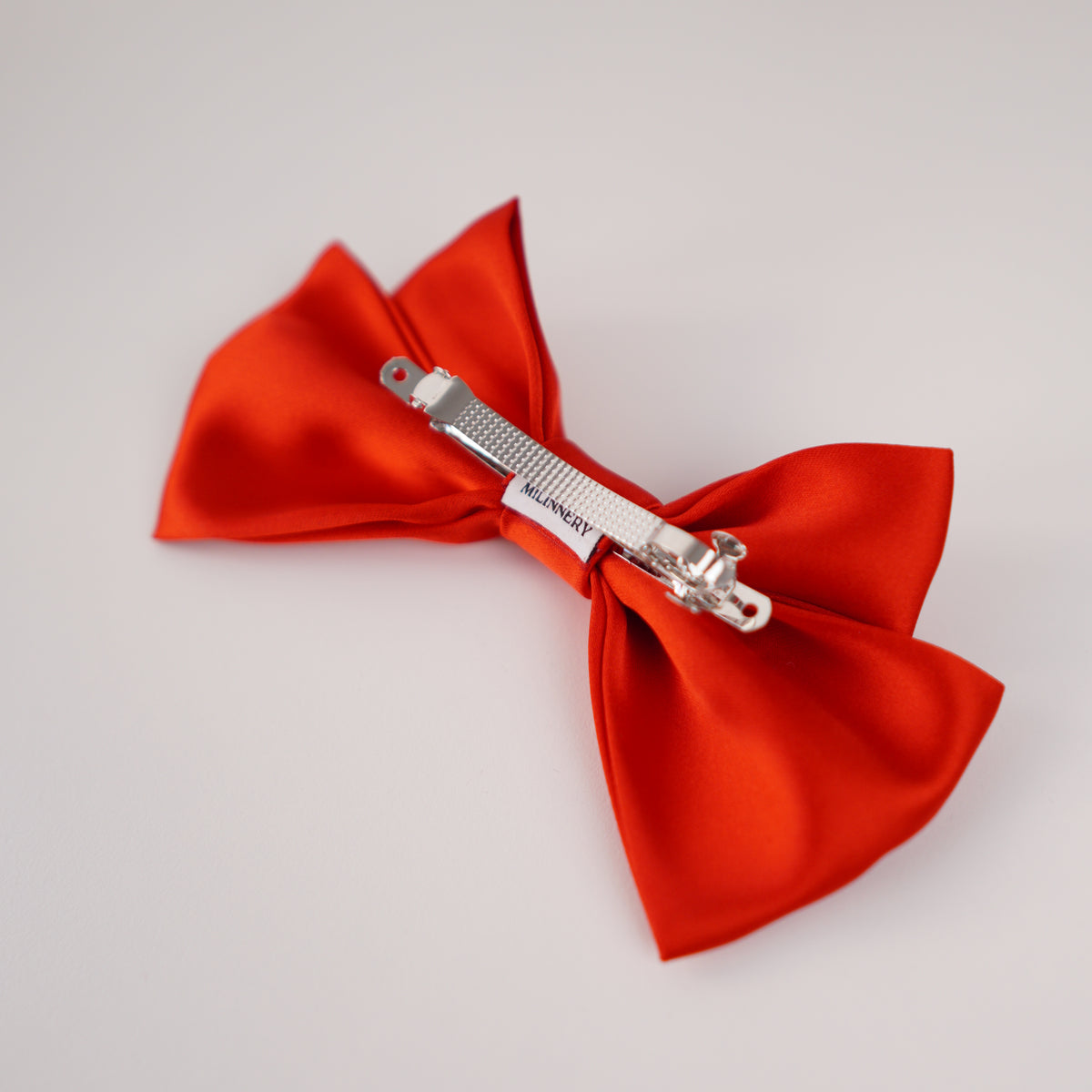 Kiss Kiss Small Hair Bow Clip