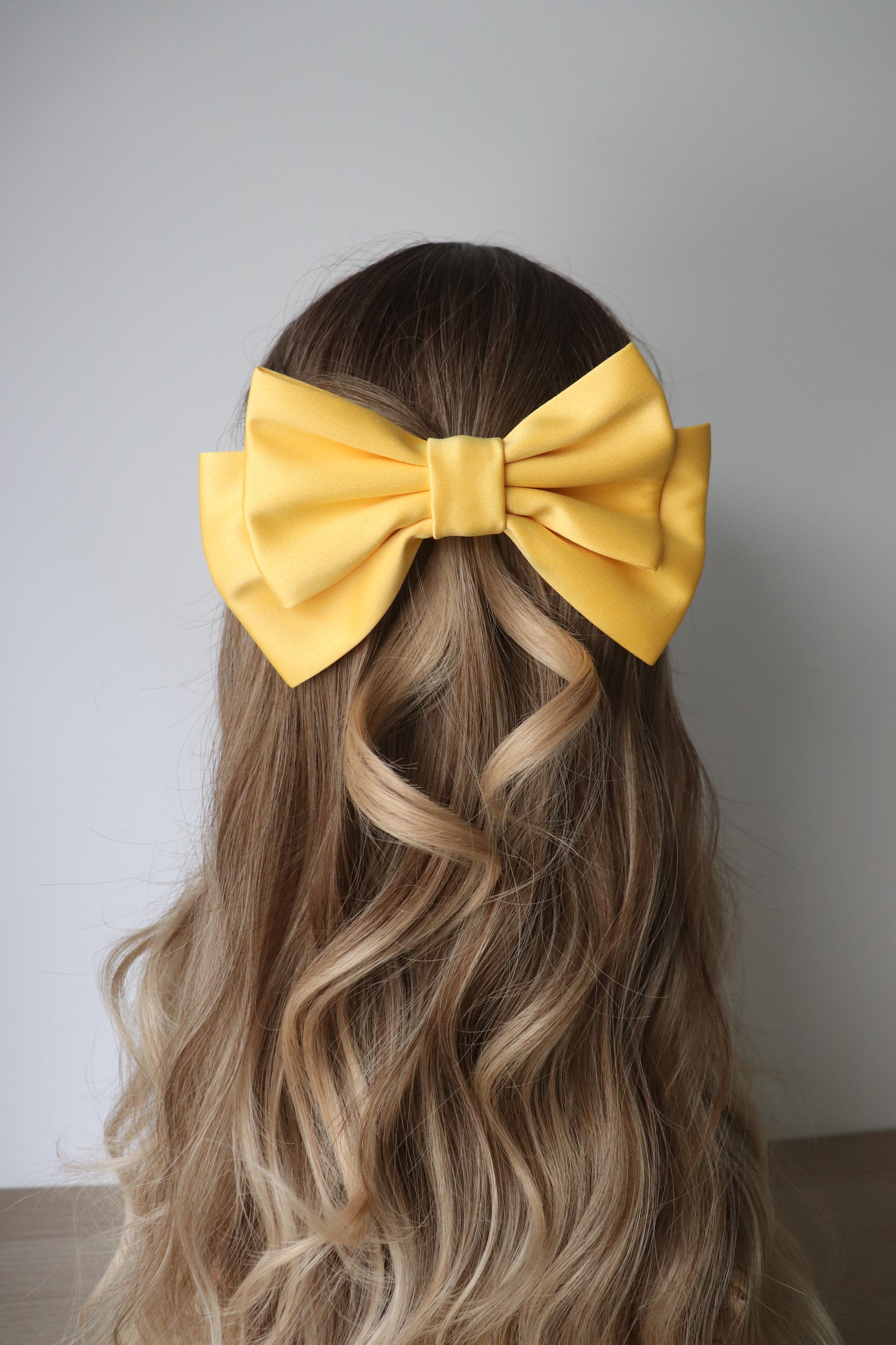 Tressa Medium Hair Bow Clip