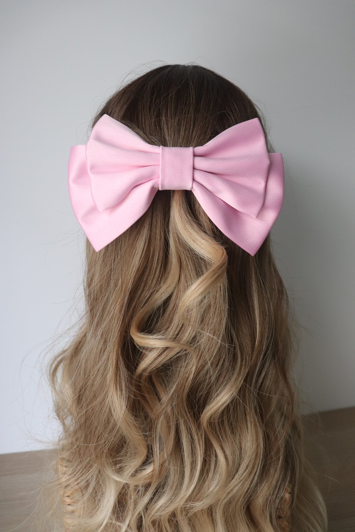 Alora Medium Hair Bow Clip