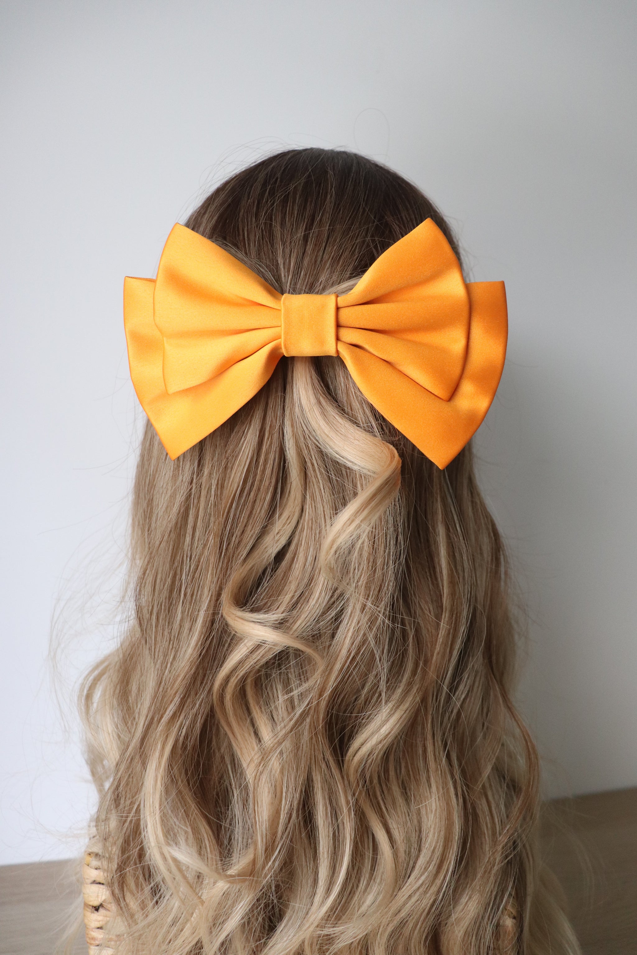 Pirelle Medium Hair Bow Clip