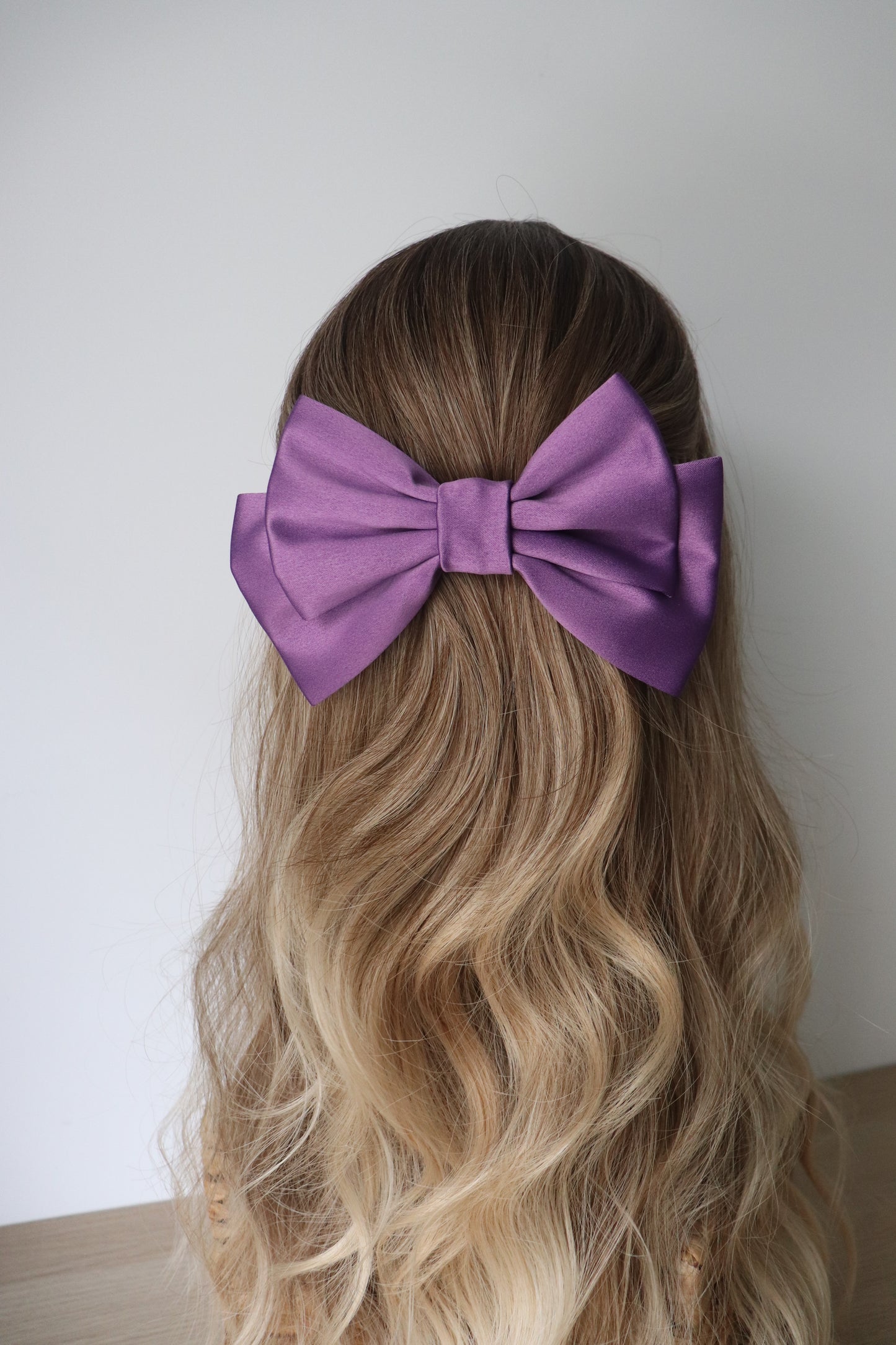 Serenza Medium Hair Bow Clip