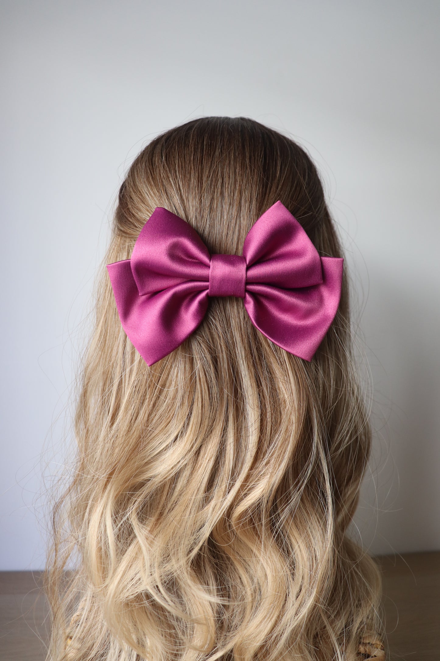 Alumea Small Hair Bow Clip