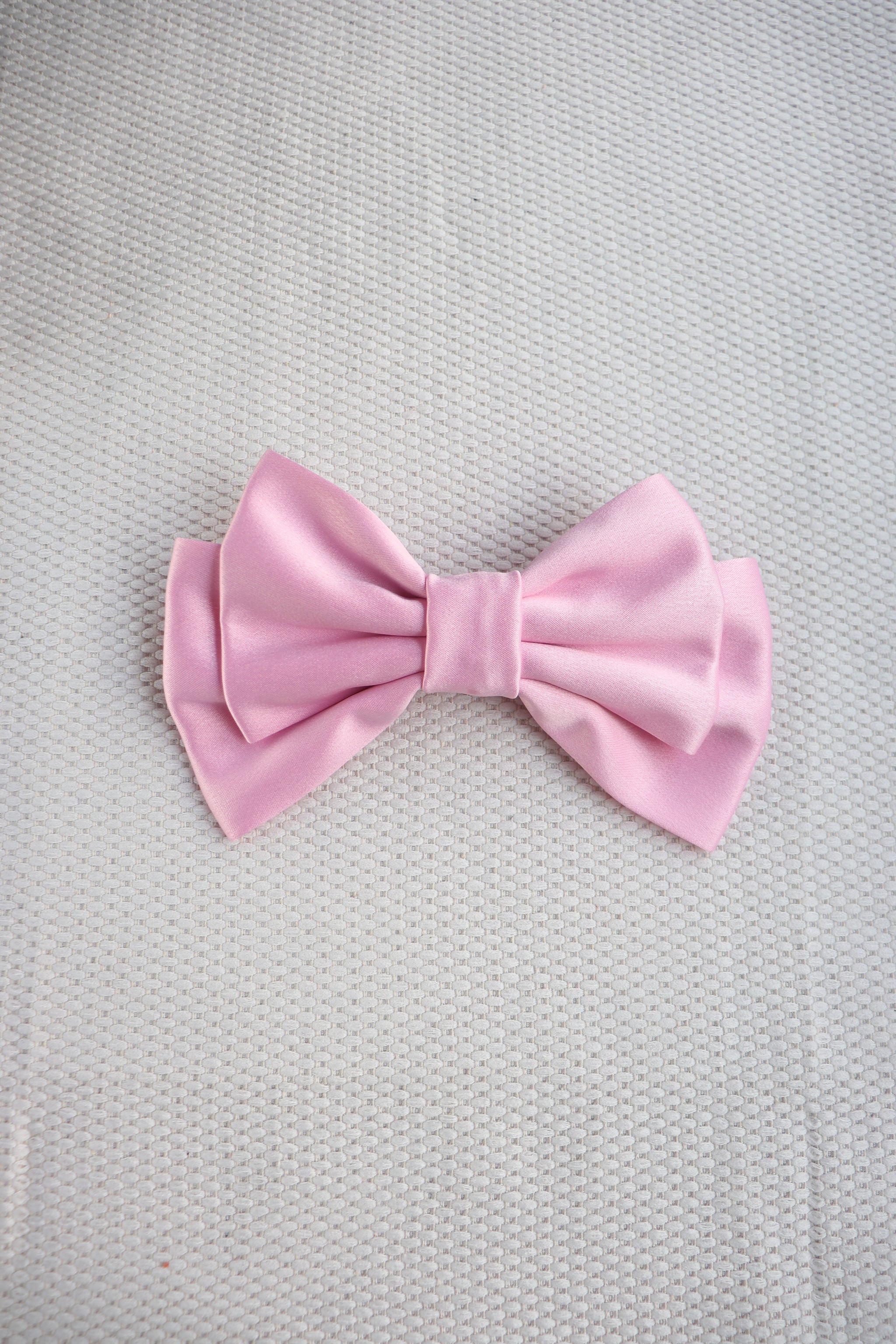 Alora Medium Hair Bow Clip